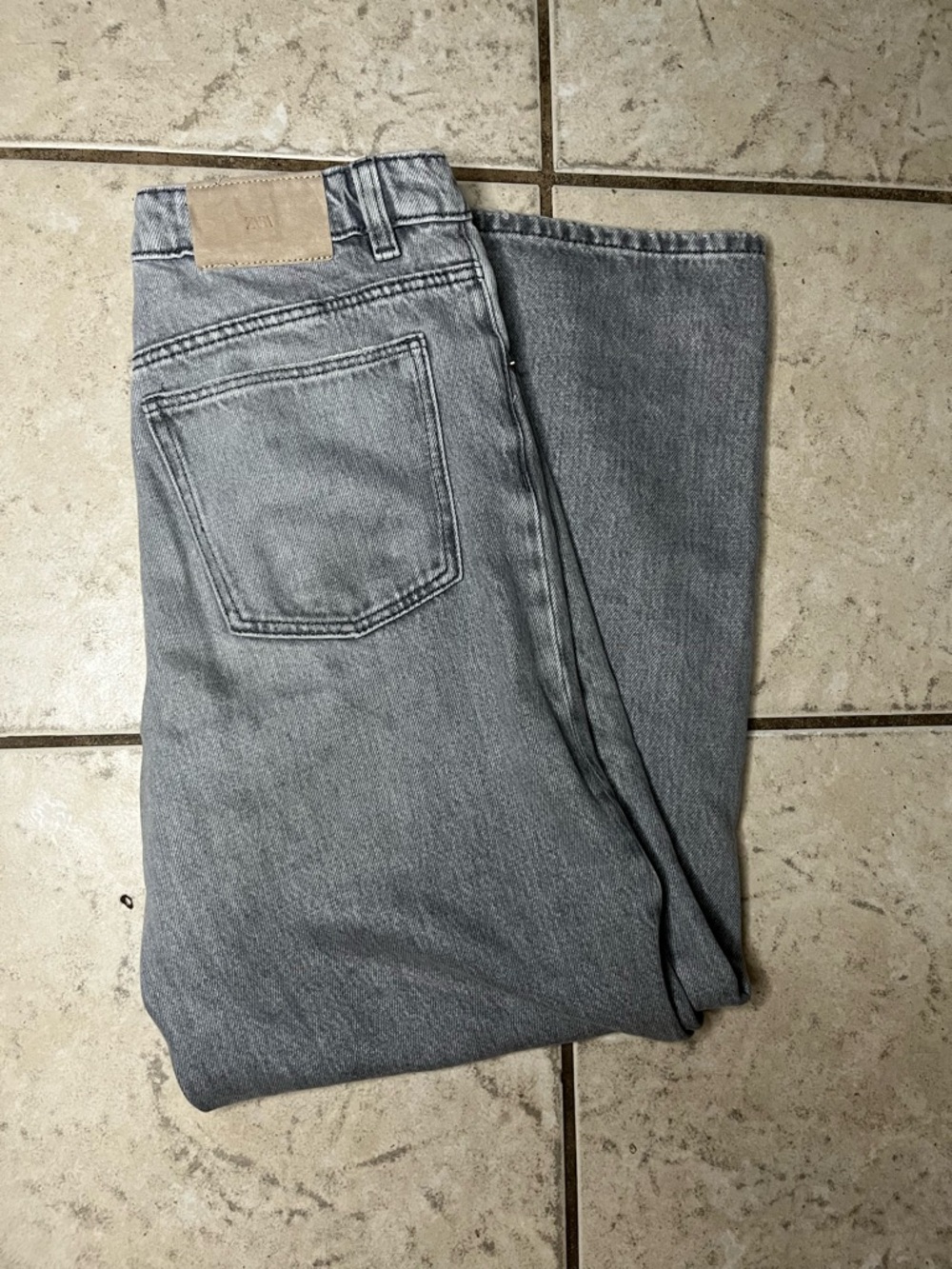 Zara Men's Light Gray Relaxed Jeans
